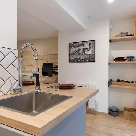 Le Reflet Du Rhone - Intramuros - Wifi - Clim Apartment Avignon